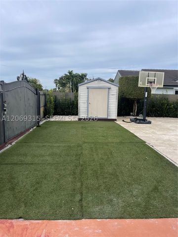6790 SW 105th Ave, Miami, FL 33173