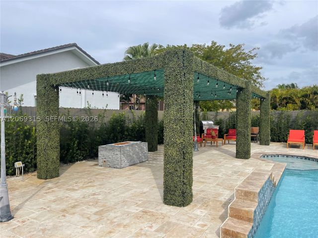 6790 SW 105th Ave, Miami, FL 33173