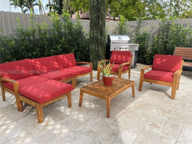 6790 SW 105th Ave, Miami, FL 33173