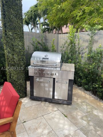 6790 SW 105th Ave, Miami, FL 33173