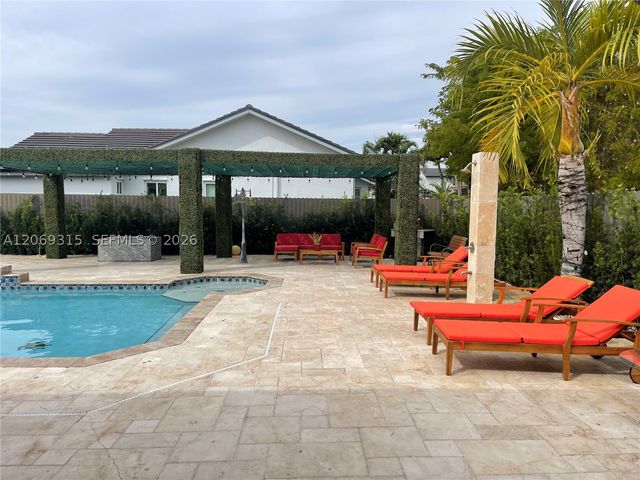 6790 SW 105th Ave, Miami, FL 33173