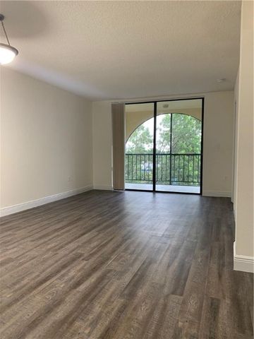 19455 NE 10 Avenue 3-517, North Miami Beach, FL 33179