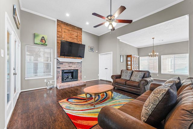 818 Maple Branch Lane, Pearland, TX 77584