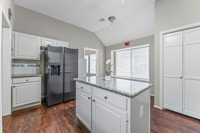 818 Maple Branch Lane, Pearland, TX 77584