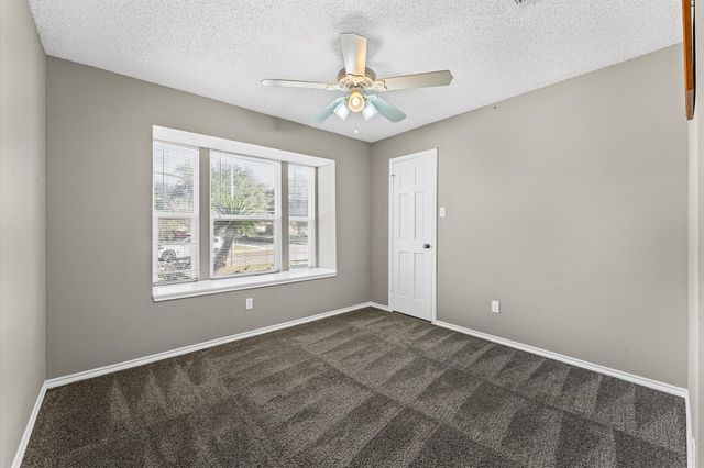 818 Maple Branch Lane, Pearland, TX 77584