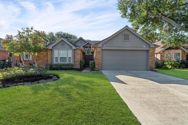 818 Maple Branch Lane, Pearland, TX 77584