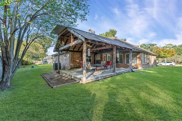 818 Maple Branch Lane, Pearland, TX 77584