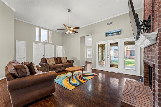 818 Maple Branch Lane, Pearland, TX 77584