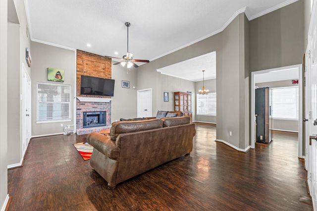 818 Maple Branch Lane, Pearland, TX 77584