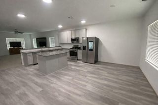 208 Eagle Lake DR, Hutto, TX 78634