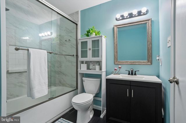 455 BROWN BRIAR CIR, Horsham, PA 19044