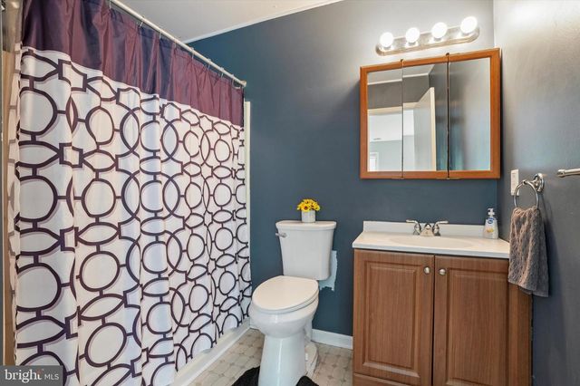 455 BROWN BRIAR CIR, Horsham, PA 19044