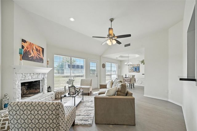 5007 Creek Crossing Drive, Greenville, TX 75402