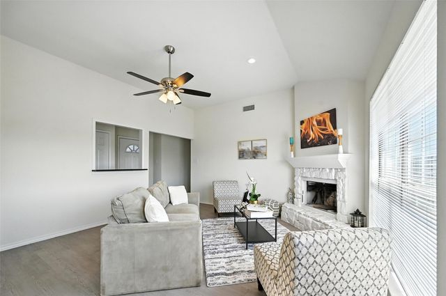 5007 Creek Crossing Drive, Greenville, TX 75402