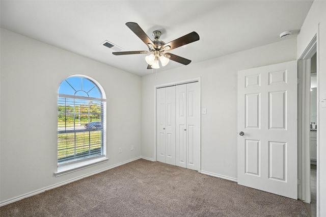 5007 Creek Crossing Drive, Greenville, TX 75402