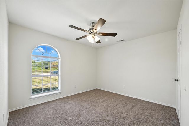 5007 Creek Crossing Drive, Greenville, TX 75402