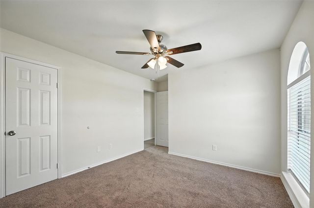 5007 Creek Crossing Drive, Greenville, TX 75402