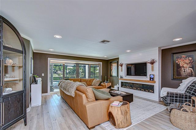 4315 NORTHPARK DRIVE, Tampa, FL 33624