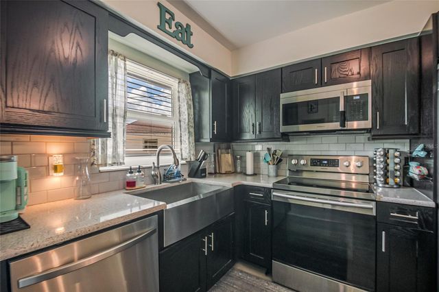 2 S LAVON AVENUE, Kissimmee, FL 34741