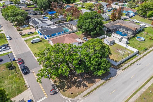 2 S LAVON AVENUE, Kissimmee, FL 34741