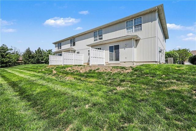 920-924 SW Imperial Lane, Lee's Summit, MO 64064