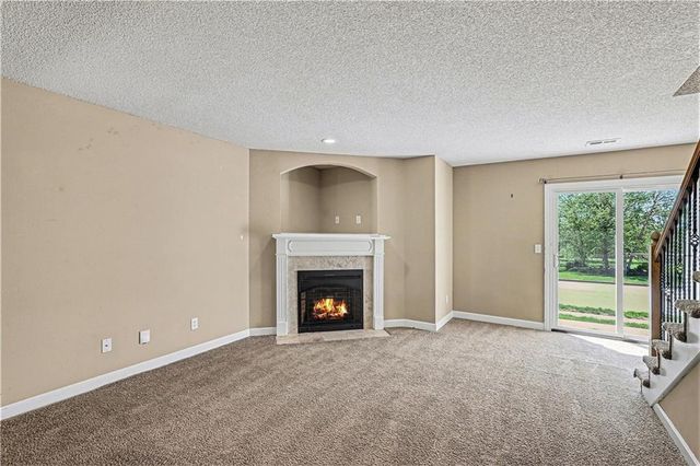 920-924 SW Imperial Lane, Lee's Summit, MO 64064