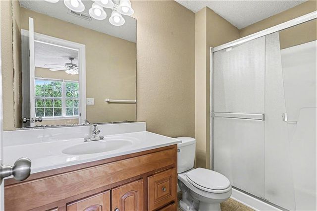 920-924 SW Imperial Lane, Lee's Summit, MO 64064