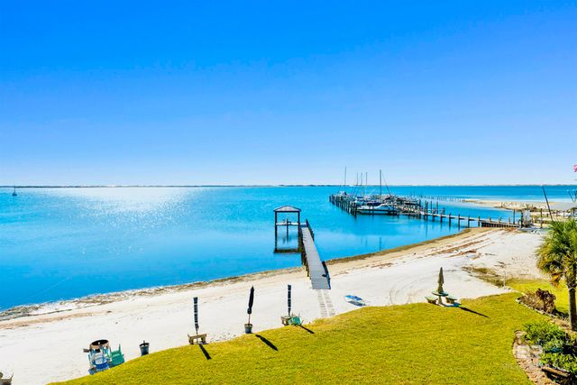 10641 Gulf Beach Highway D, Pensacola, FL 32507