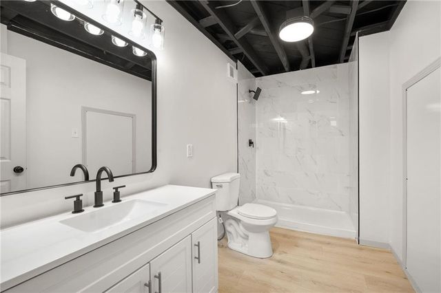 822 E 72nd Street, Kansas City, MO 64131