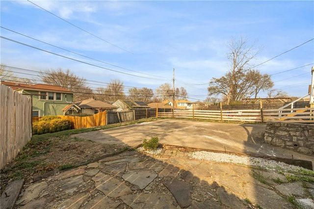 822 E 72nd Street, Kansas City, MO 64131