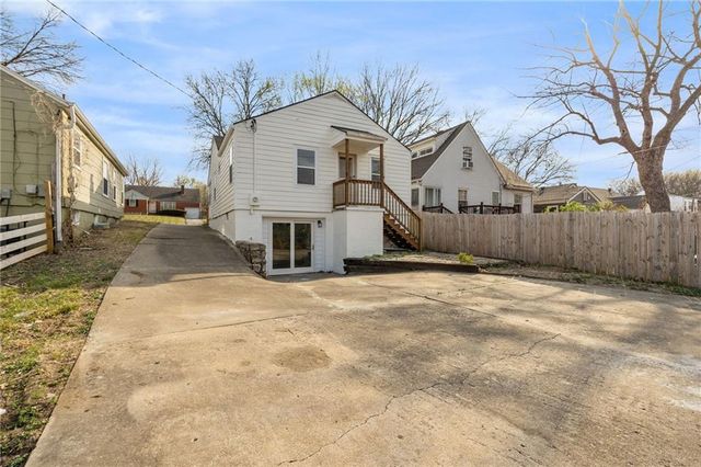 822 E 72nd Street, Kansas City, MO 64131