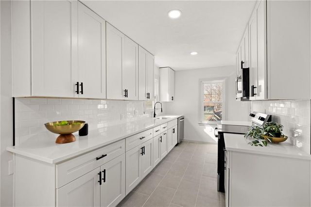 822 E 72nd Street, Kansas City, MO 64131