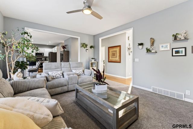 2521 N 167th Avenue, Omaha, NE 68116