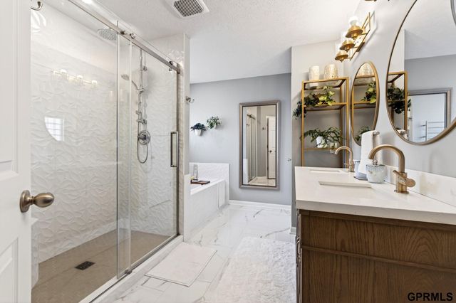 2521 N 167th Avenue, Omaha, NE 68116