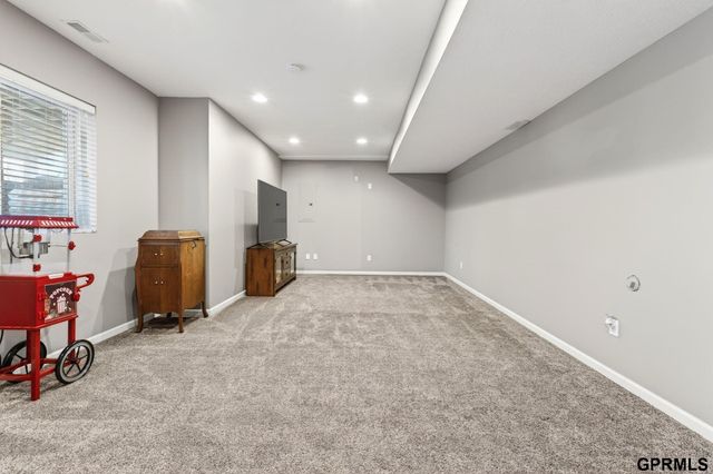 2521 N 167th Avenue, Omaha, NE 68116