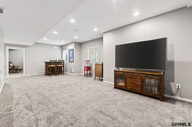 2521 N 167th Avenue, Omaha, NE 68116