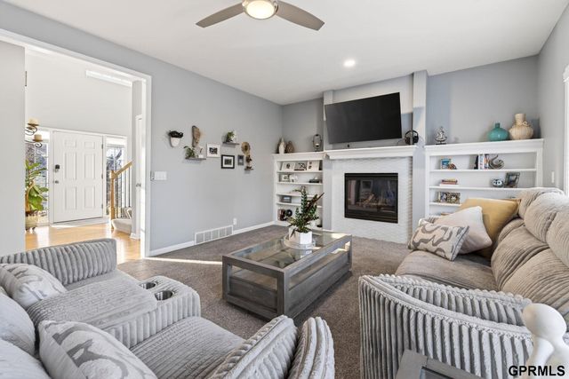 2521 N 167th Avenue, Omaha, NE 68116