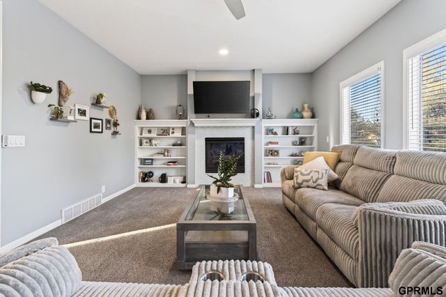 2521 N 167th Avenue, Omaha, NE 68116