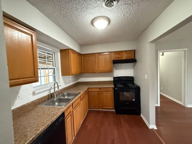 1707 Reever Street, Arlington, TX 76010