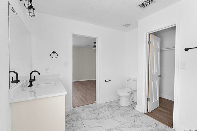 11002 Moonlit Cyn, San Antonio, TX 78245