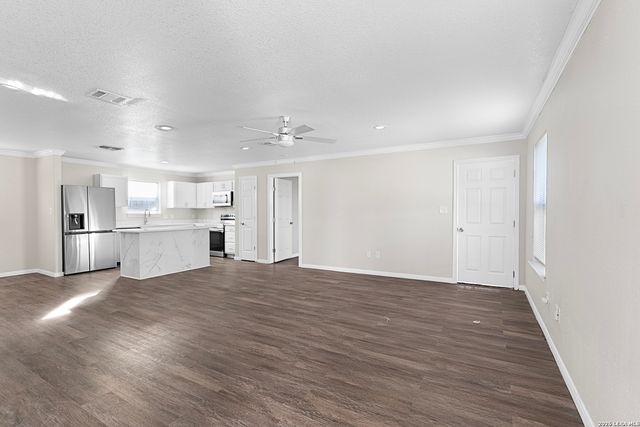 11002 Moonlit Cyn, San Antonio, TX 78245