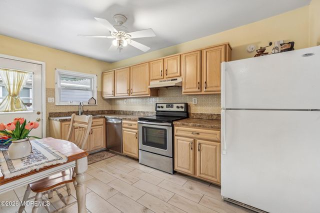 24 Saint Kitts Drive, Toms River, NJ 08757