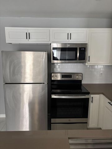 1820 E Morten Avenue 123, Phoenix, AZ 85020