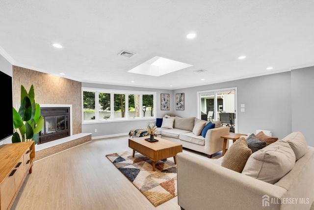 62 Pennington Road, New Brunswick, NJ 08901