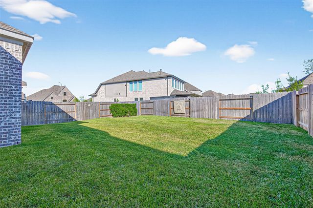 8922 Flounder Ridge Drive, Cypress, TX 77433