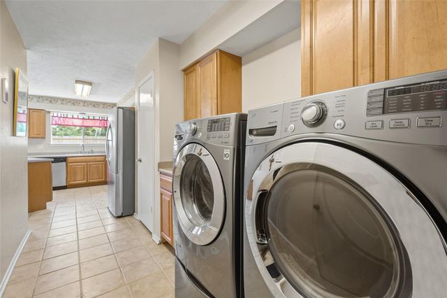 15807 Castorglen Drive, Houston, TX 77598