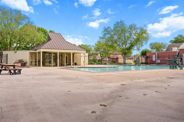 15807 Castorglen Drive, Houston, TX 77598