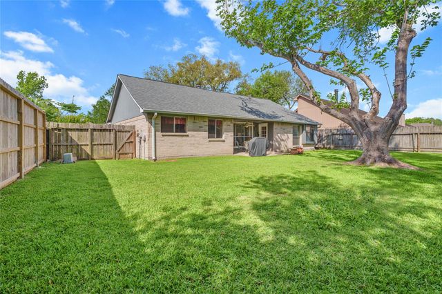 15807 Castorglen Drive, Houston, TX 77598