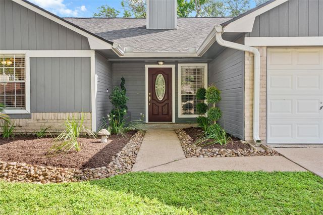 15807 Castorglen Drive, Houston, TX 77598