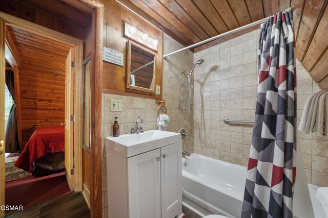 1188 Ski Mountain Road, Gatlinburg, TN 37738